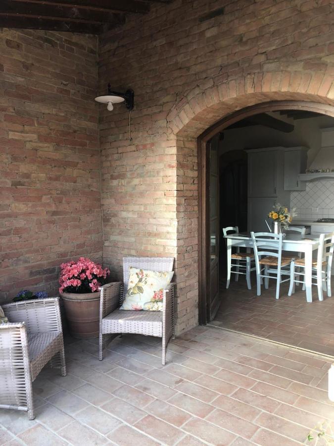 La Casina Di Helen Apartment Montalcino Exterior photo