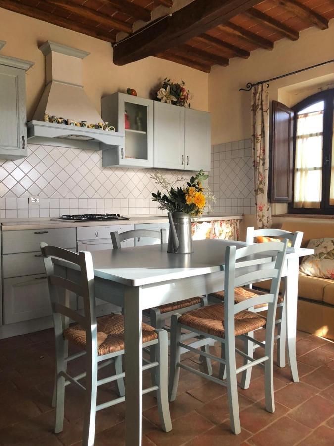 La Casina Di Helen Apartment Montalcino Exterior photo
